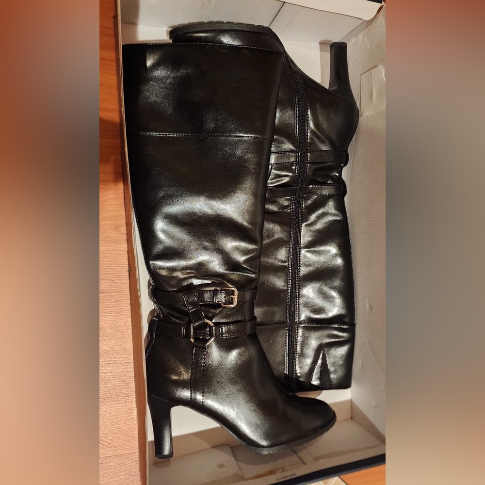 Chaps Fiameta Black Heeled Boots